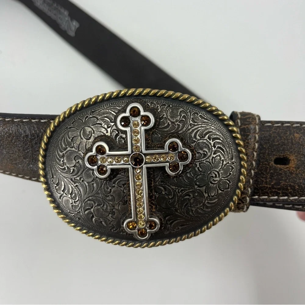 Nocona Luxury‎ Leather Belt with silver Cross buckle/ brushed gold.